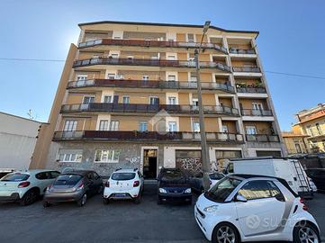 NEGOZIO A MONZA