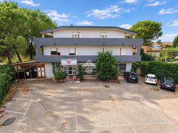 NEGOZIO A SANT'EGIDIO ALLA VIBRATA