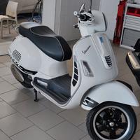 Vespa Piaggio GTS 300 Super-2015