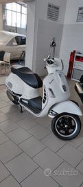 Vespa Piaggio GTS 300 Super-2015