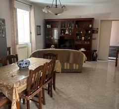 Lusciano appartamento al piano rialzato