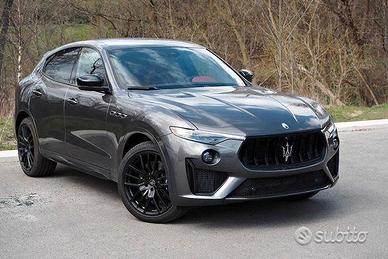Musata completa maserati levante #182