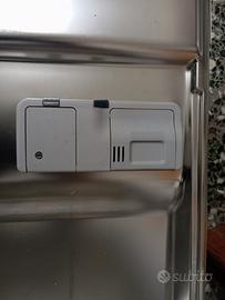 distributore di sapone per lavastoviglie Whirlpool