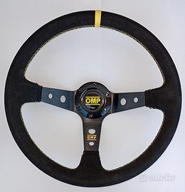 Volante sportivo a calice scamosciato