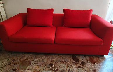 Divano rosso poltrone e sofà