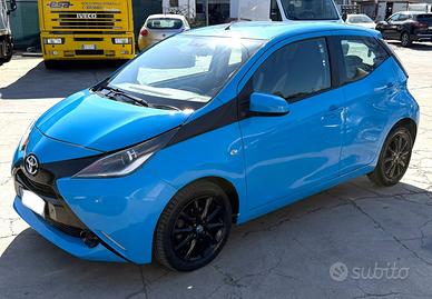 Toyota Aygo 1.0 VVT-i 69 CV 5 porte x-cool