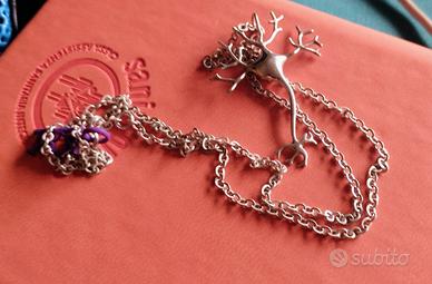 Collana in argento con ciondolo neurone