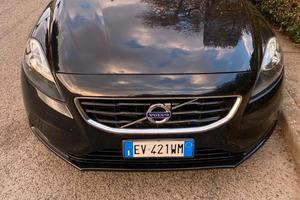 Volvo  V40 D2