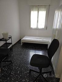 Stanza in appartamento di 90 m² a Bologna