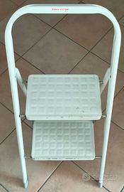 Scala pieghevole 2 gradini in acciaio Leifheit