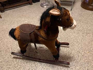 Cavallo a dondolo
