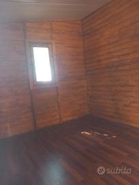 casetta in legno per roulotte o giardino