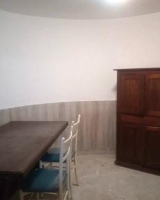 Ardea trilocale arredato condominio incluso