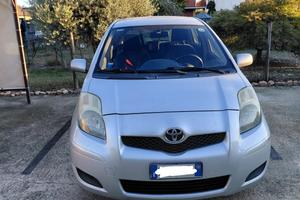 Toyota Yaris 2000€