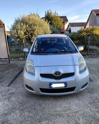 Toyota Yaris 2000€