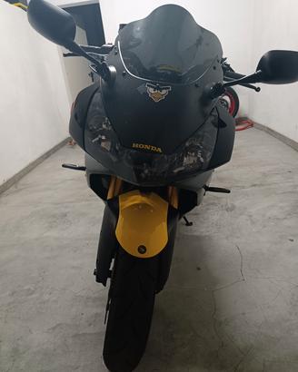 Honda CBR 954 RR FIREBLADE ( 2003 ) 38.000km 