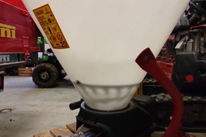 Spandiconcime pendolare Dalcero 400