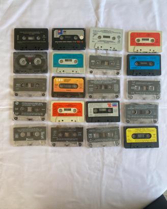 (LEGGI LA DESCRIZIONE) Set di cassette