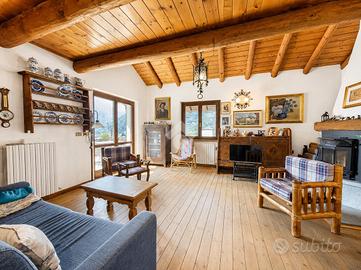 CASA SEMINDIPENDENTE A TIRANO