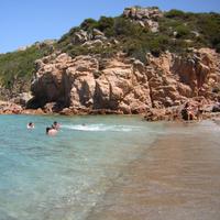 App.trilo in villaggio con piscina