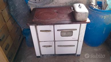 Stufa a legna vecchia ma buona