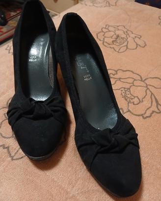 Scarpe nere scamosciate