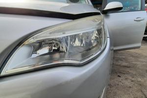 OPEL ASTRA 2013 - FARO ANTERIORE SINISTRO