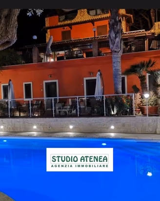 Terreno Con Struttura Ricettiva Zona Quadrivio