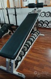 panca technogym per addominali 