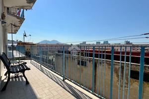 3 LOCALI A NAPOLI