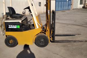 Carrello elevatore muletto