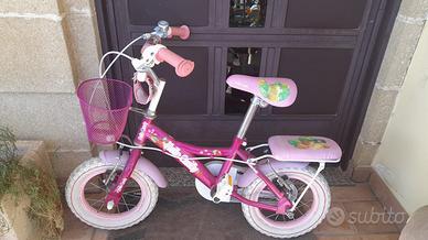 Bici rosa con cestino per bambina