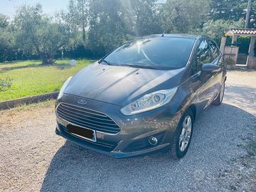 FORD Fiesta 6ª serie - 2015