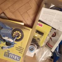 Yamaha YZR-M1 2005 scala 1/5 RC Valentino Rossi