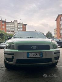 Autovettura Ford