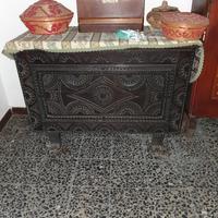 cassapanca antica con ingresso sardo 