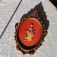 quadretto d'epoca con bassorilievo 