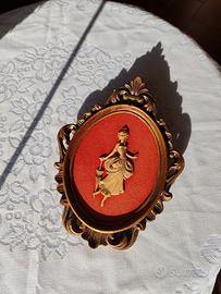 quadretto d'epoca con bassorilievo 