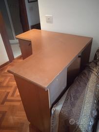 angoliera in noce dim.1,00x1,00x90