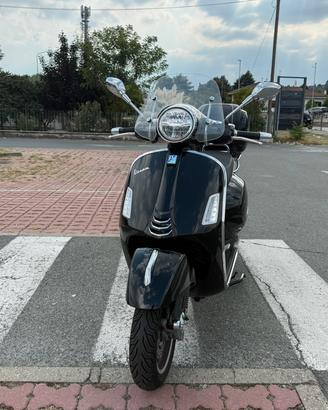 Vespa 300 GTS SUPER