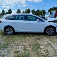 Ricambi Opel Astra J 1.600 CDTI S.W Anno 2012