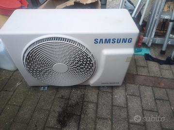 Samsung  AR12TXFCAWKXEU R32.  NUOVO