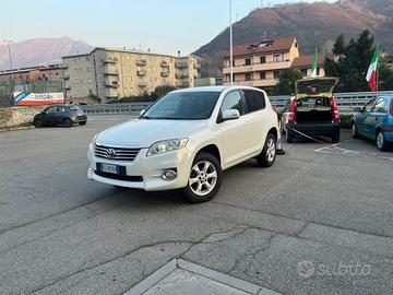 TOYOTA RAV 4 -