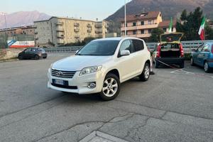 TOYOTA RAV 4 -