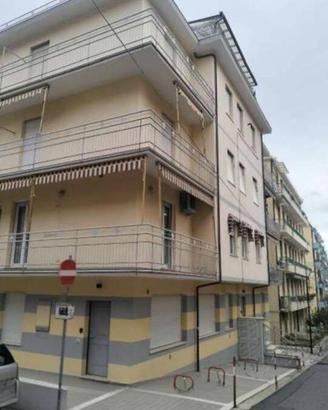 Immobile in asta di 145 m² con 4 locali a Laiguegl