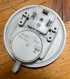 Pressometro scaldabagno Huba Control T110