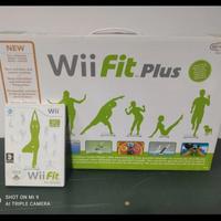 Wii fit plus + gioco Wii fit per Nintendo 