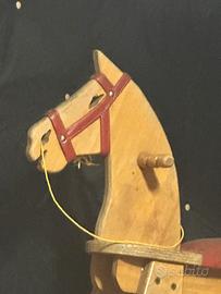 Cavallo a dondolo vintage