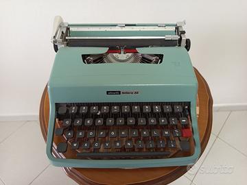 Macchina da scrivere Olivetti Lettera32 COME NUOVA