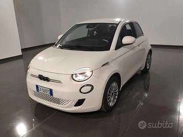 Fiat 500 500e Berlina 23,8 kWh La Prima